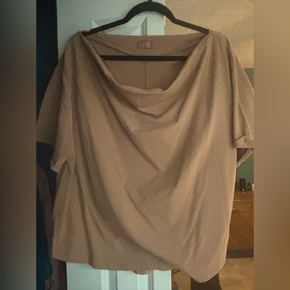 Nuuds off the shoulder top